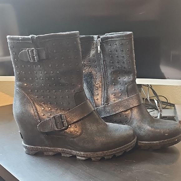 Sorel Shoes - Sorel Black Heeled Boots